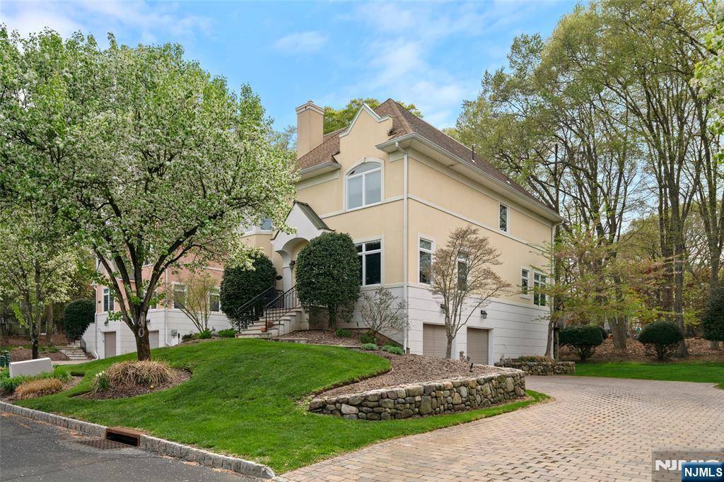 Old Tappan, NJ 07675,161 Winding WAY