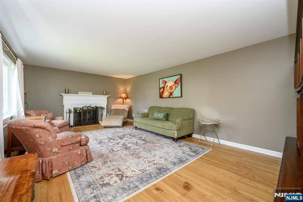 Nutley, NJ 07110,150 Ridge RD