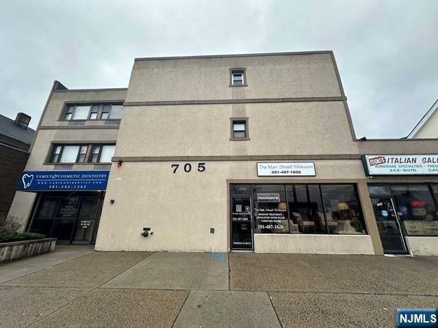 Hackensack, NJ 07601,705 Main ST #middle store