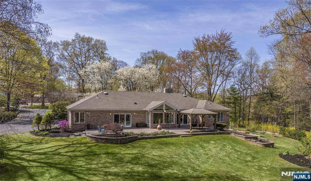 Kinnelon Borough, NJ 07405,5 Honeysuckle LN