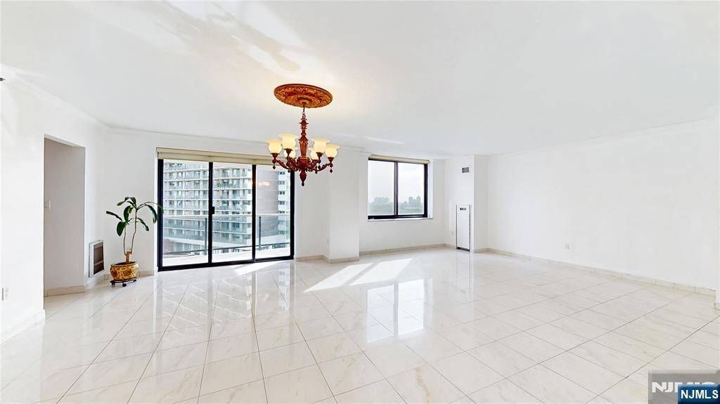 Fort Lee, NJ 07024,1512 Palisade AVE #6B