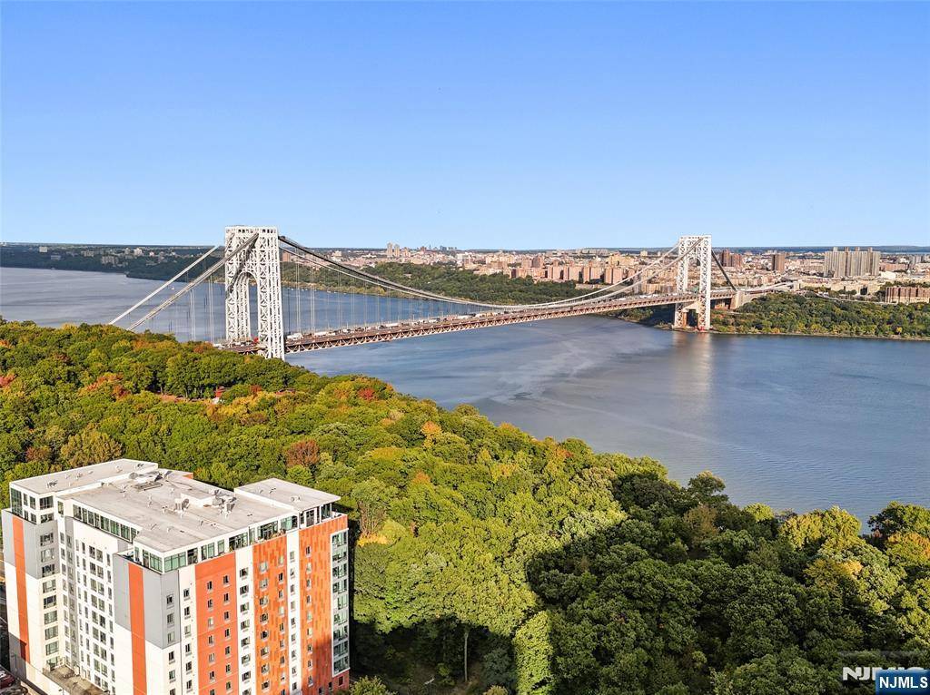 Fort Lee, NJ 07024,100 Old Palisade ST #2607