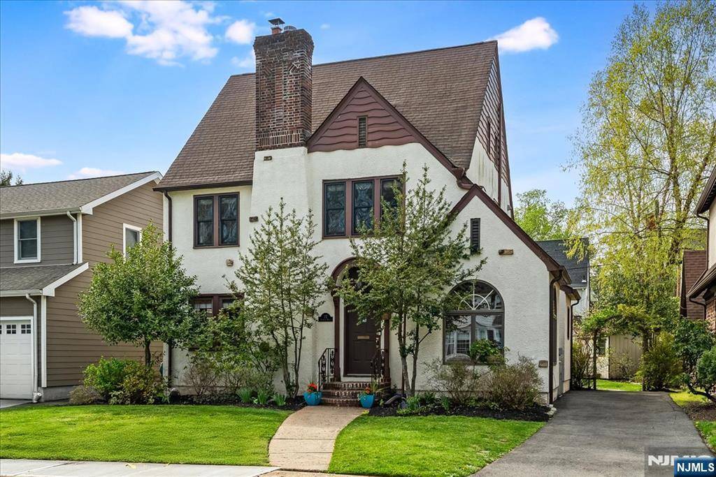 Glen Ridge, NJ 07028,22 Spencer RD