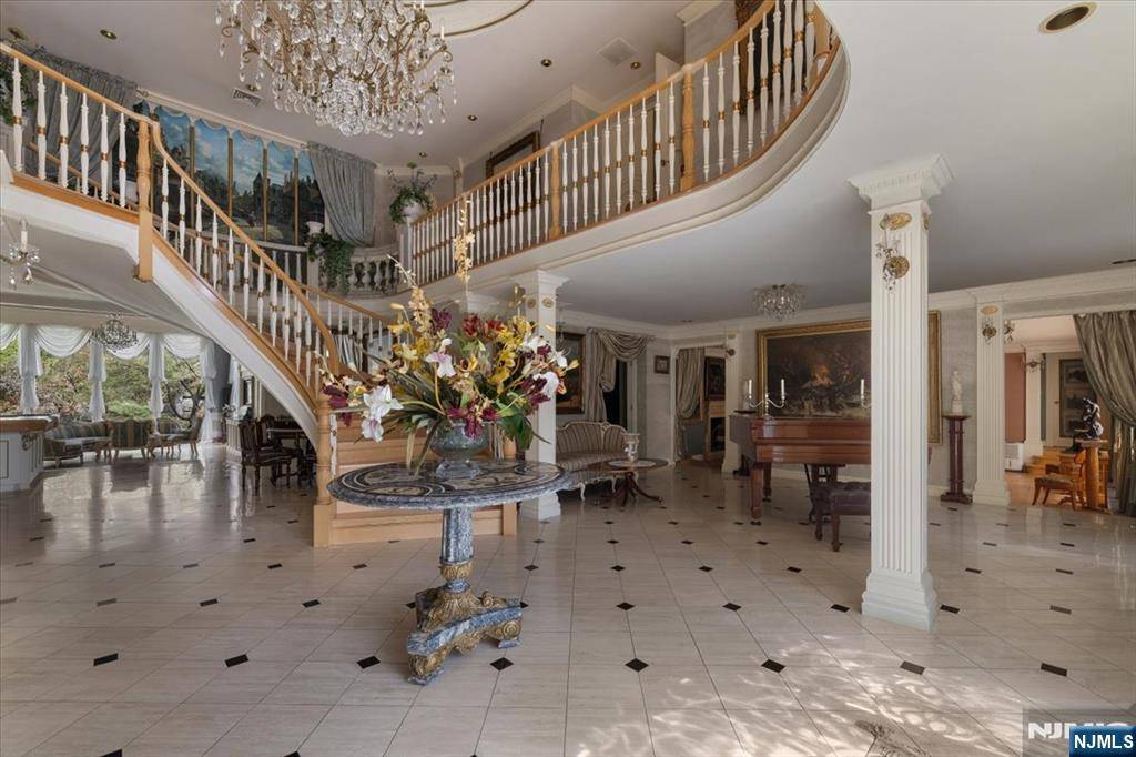 Saddle River, NJ 07458,12 E Saddle River RD
