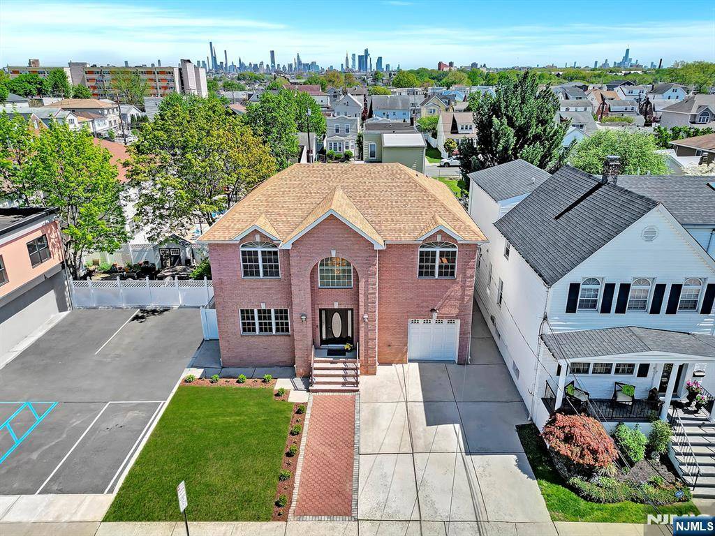 Secaucus, NJ 07094,736 Hudson AVE
