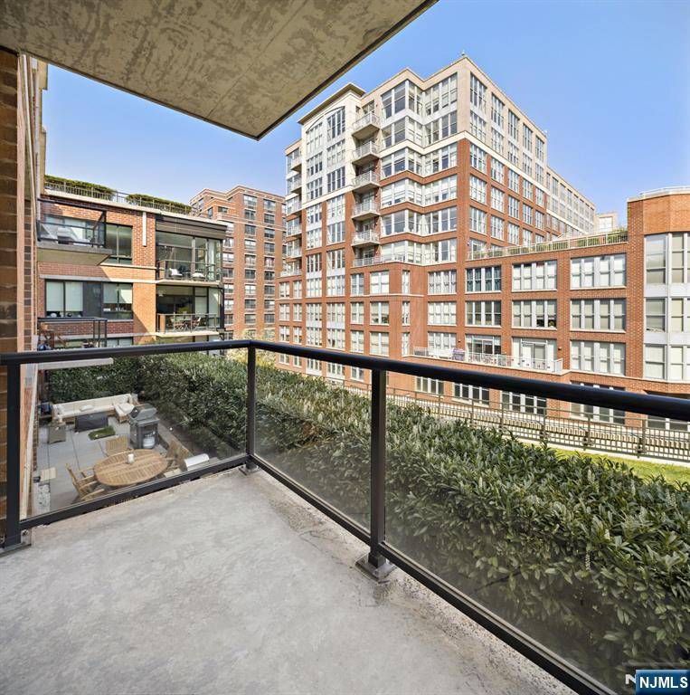 Hoboken, NJ 07030,1100 Maxwell LN #520