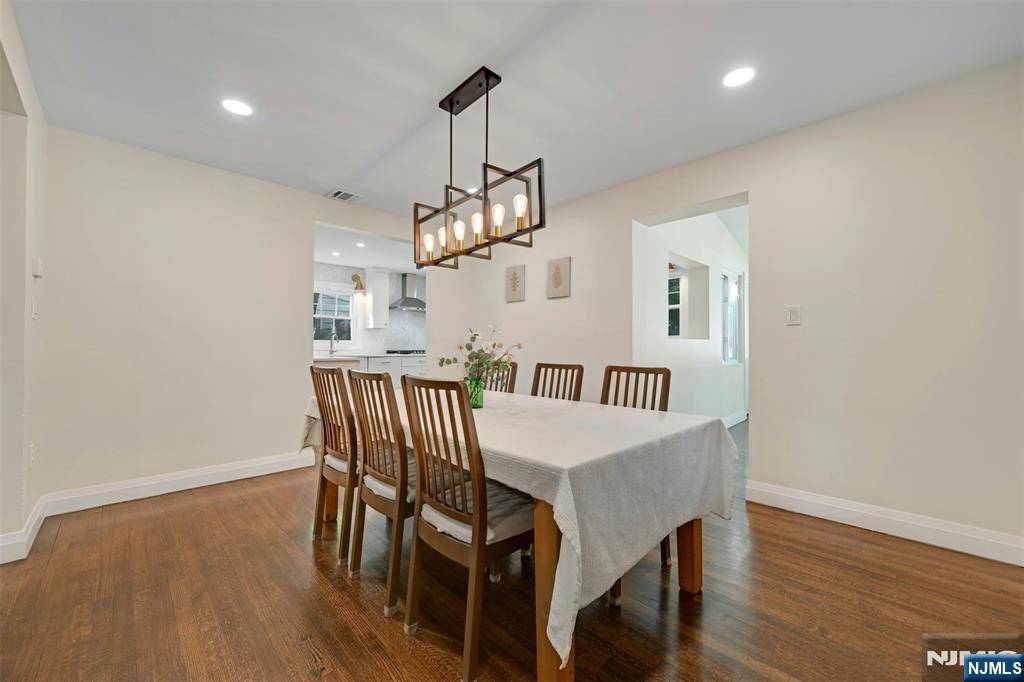 Teaneck, NJ 07666,423 Forest AVE