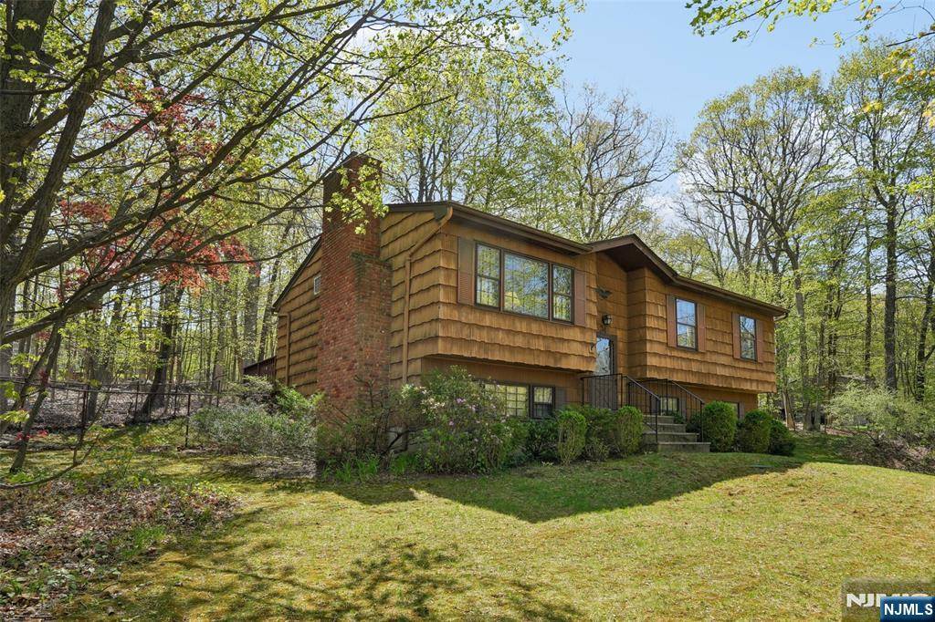Vernon, NJ 07461,24 Hillsdale DR