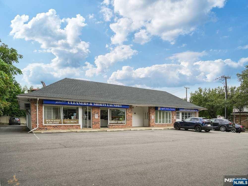 Hillsdale, NJ 07642,156 Broadway