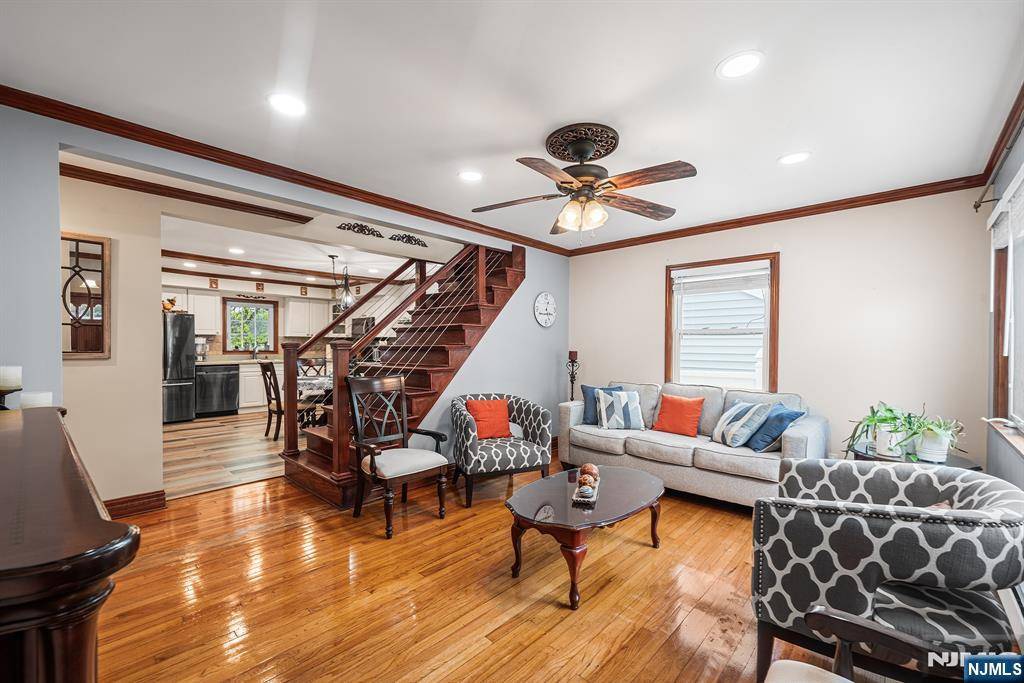 Bergenfield, NJ 07621,51 Melrose AVE