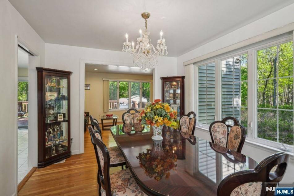 Livingston, NJ 07039,35 Alcott DR