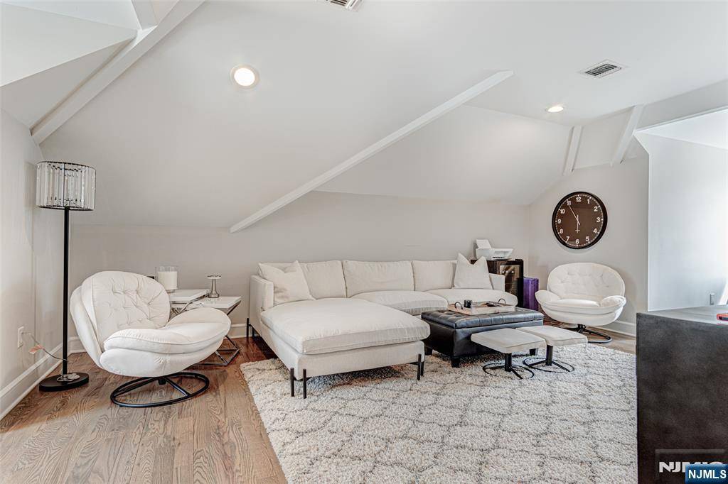 Fairfield, NJ 07004,39 Pier LN