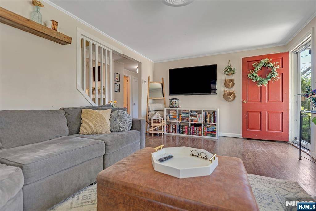 Fair Lawn, NJ 07410,8-25 Mason PL