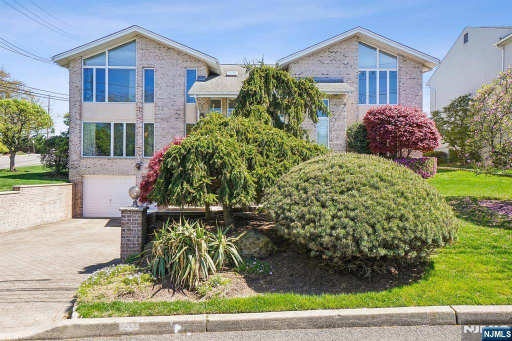 Englewood Cliffs, NJ 07632,69 Center ST