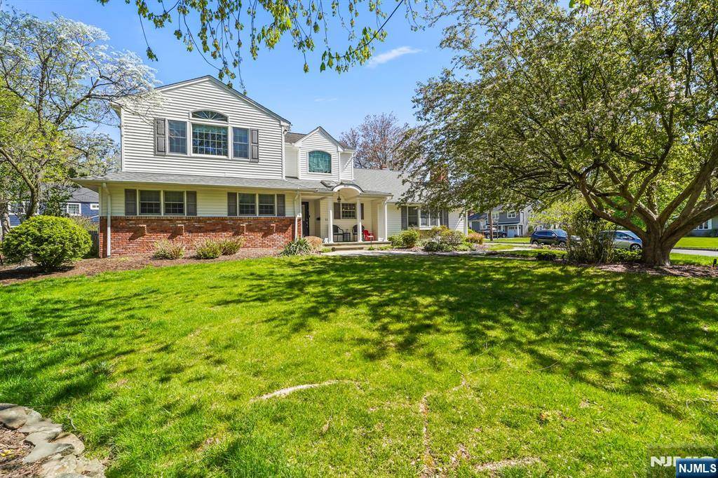 Ramsey, NJ 07446,11 Eton CT