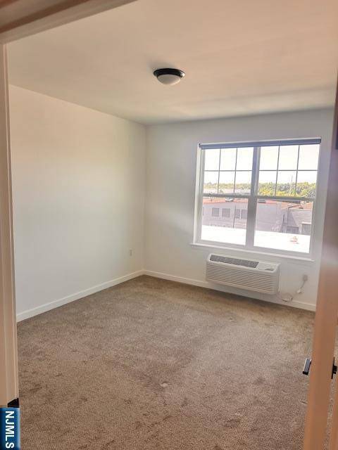 East Rutherford, NJ 07073,480 Paterson AVE #404