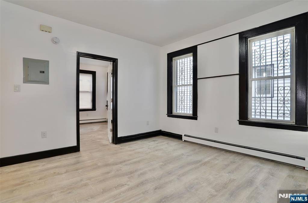 Newark, NJ 07103,445 15th ST