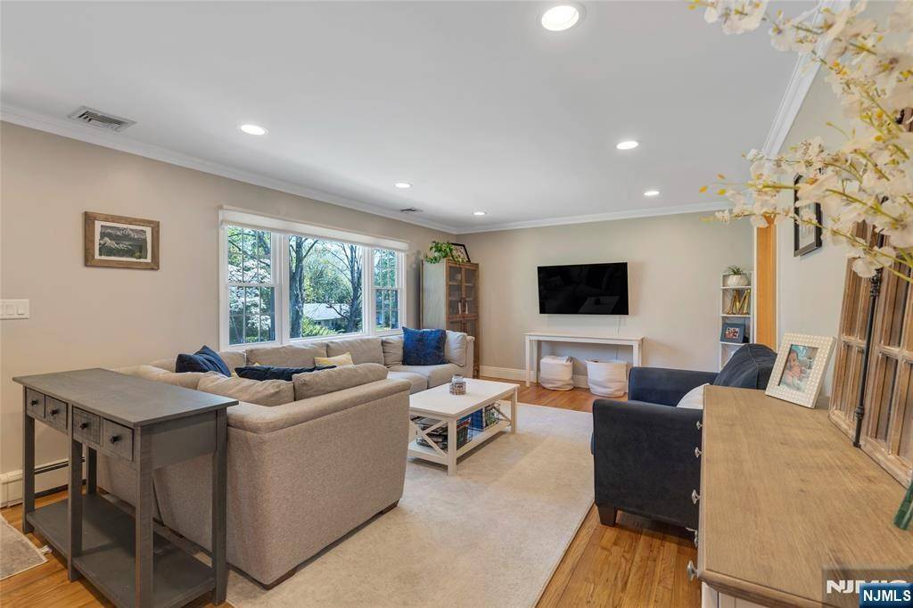 Wyckoff, NJ 07481,45 Hill ST
