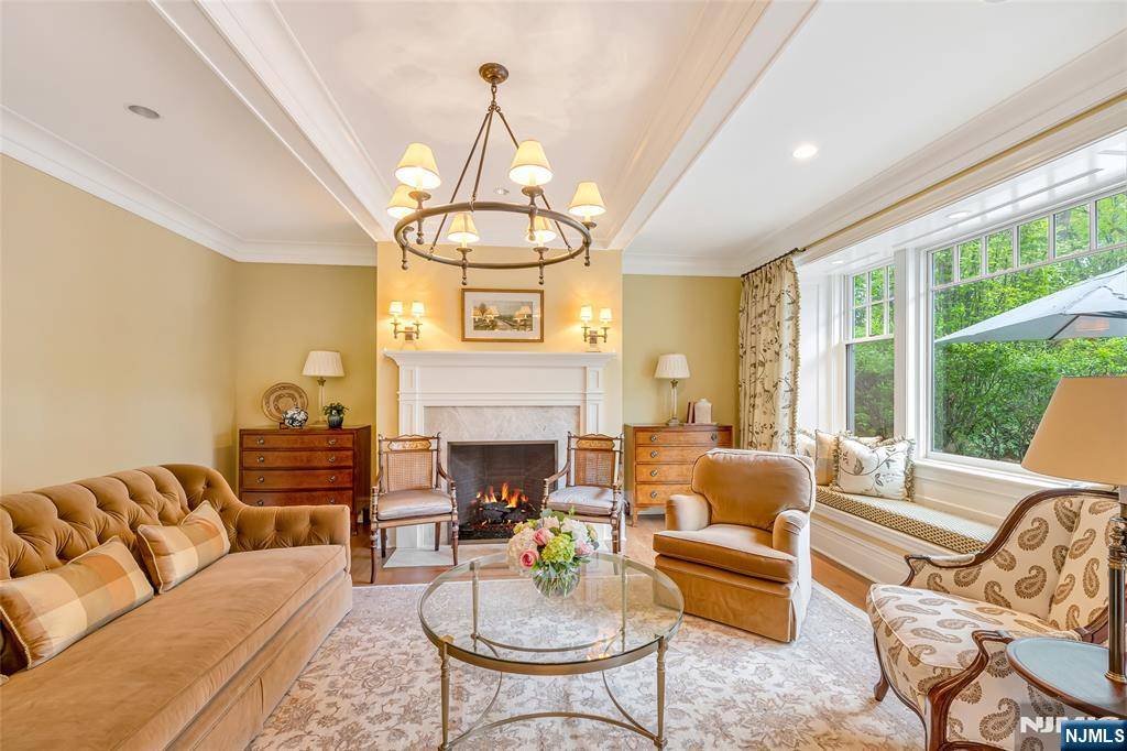 Franklin Lakes, NJ 07417,259 Indian Trail DR