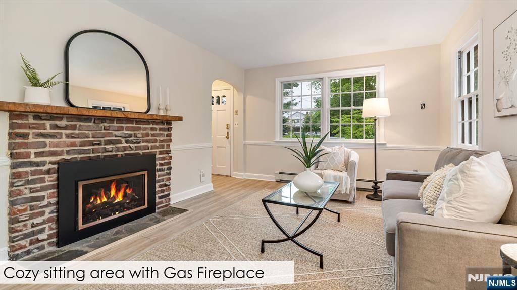 Wyckoff, NJ 07481,409 Highland AVE