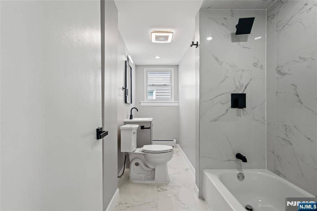 Hackensack, NJ 07601,190 Washington AVE #1
