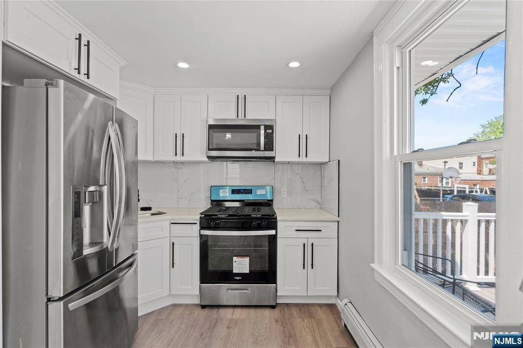 Hackensack, NJ 07601,190 Washington AVE #1