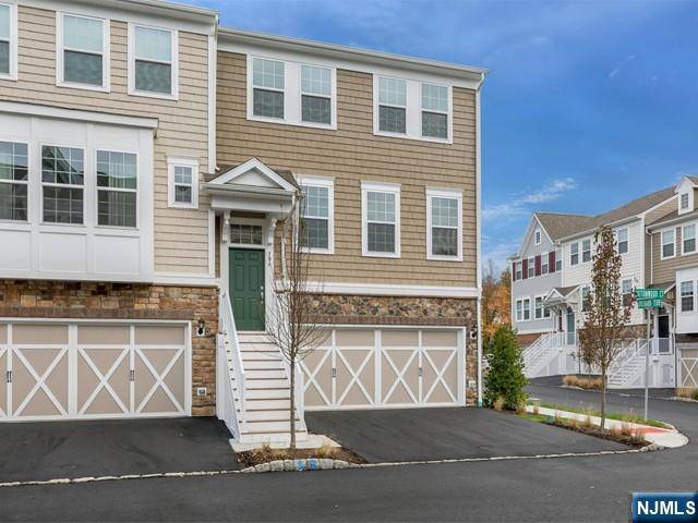 Cresskill, NJ 07626,704 Cottonwood CT #704
