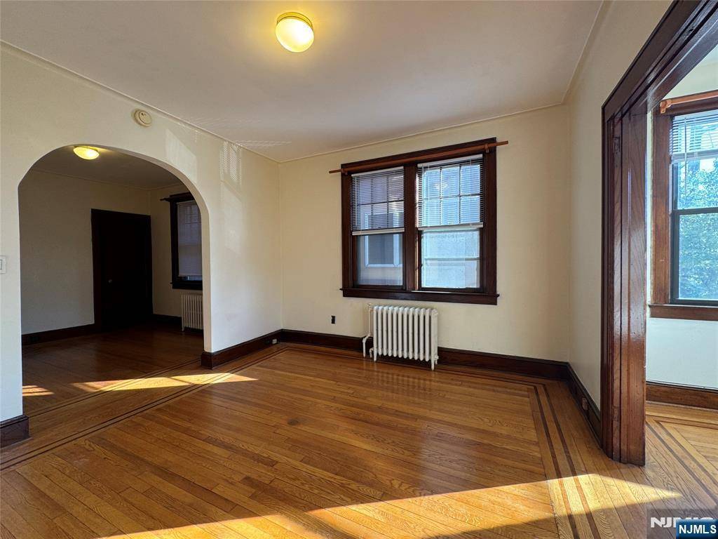 Cliffside Park, NJ 07010,168 Cedar ST #1FL
