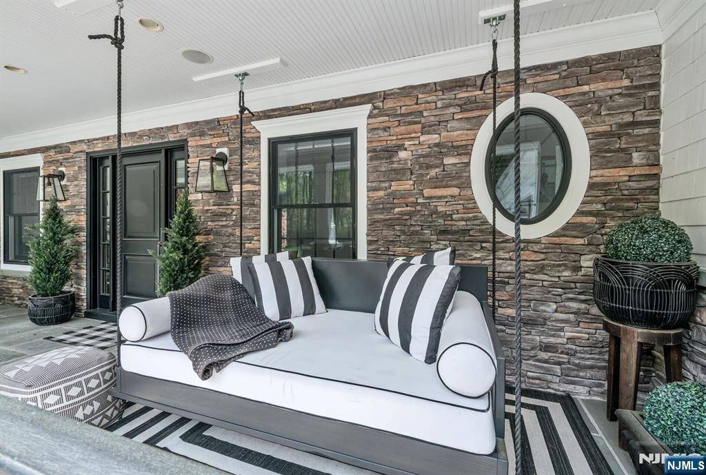 Upper Saddle River, NJ 07458,25 Weiss RD