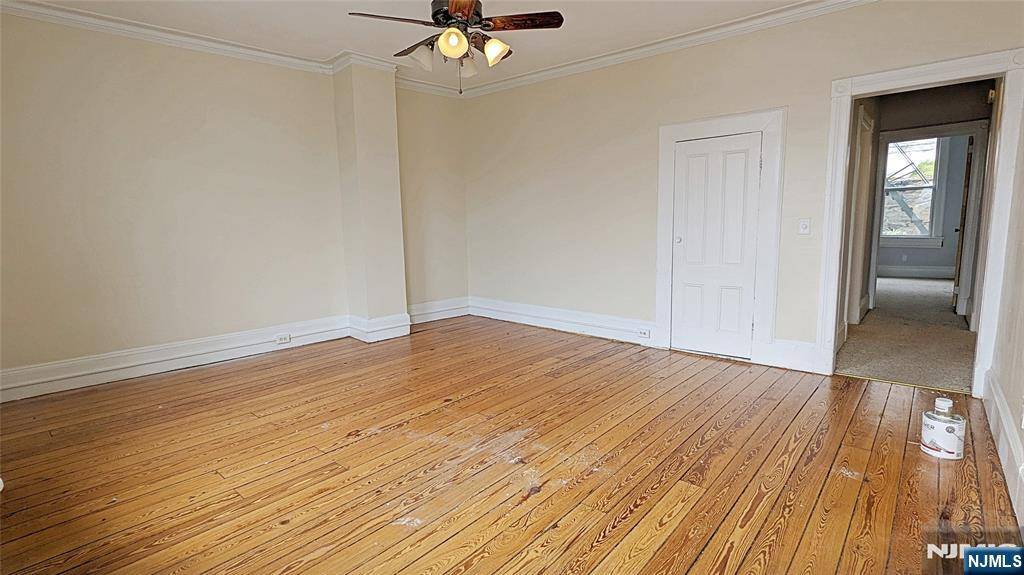 Edgewater, NJ 07020,154 Undercliff AVE #4