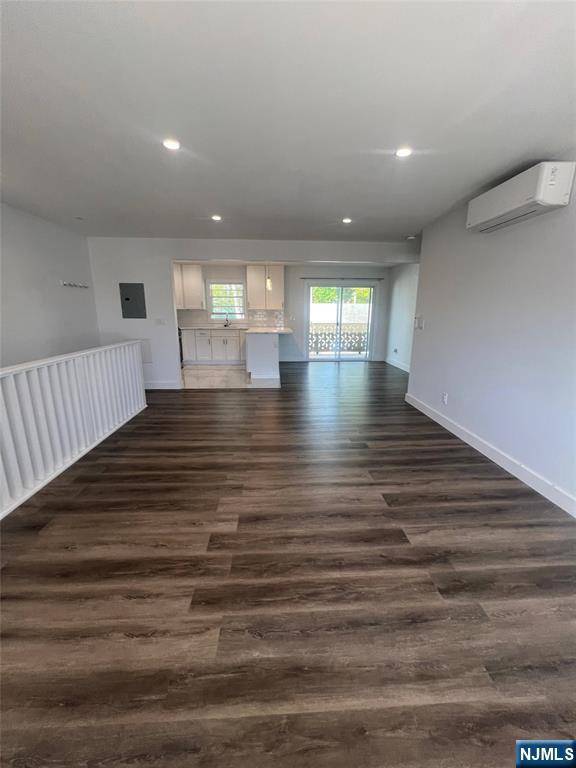 Garfield, NJ 07026,671 Midland AVE #6B