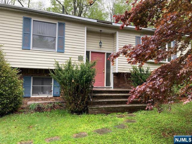 West Milford, NJ 07421,5 Henry RD