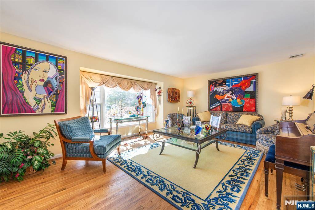 Wayne, NJ 07470,4 Bitola DR
