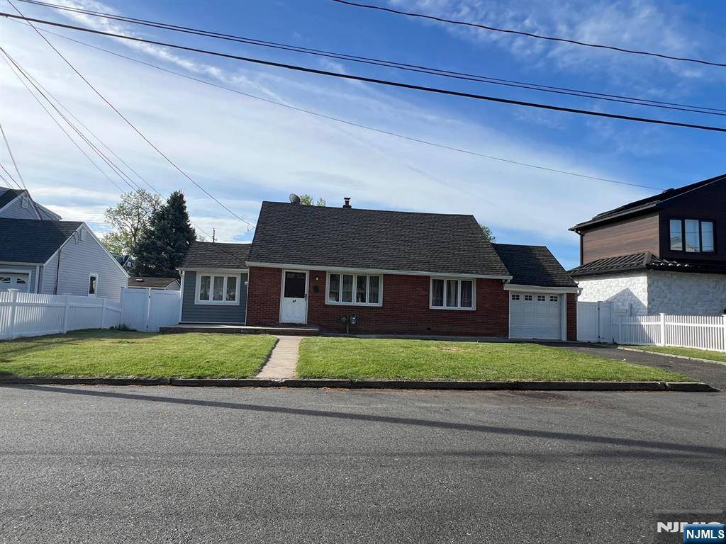 Elmwood Park, NJ 07407,68 Echo PL