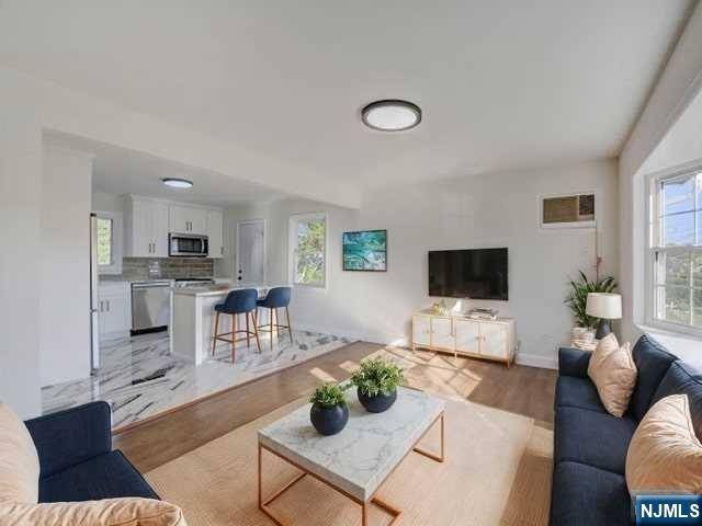 Clifton, NJ 07013,48 Saint Philips DR