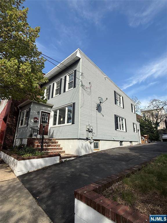 Kearny, NJ 07032,144 Maple ST #2