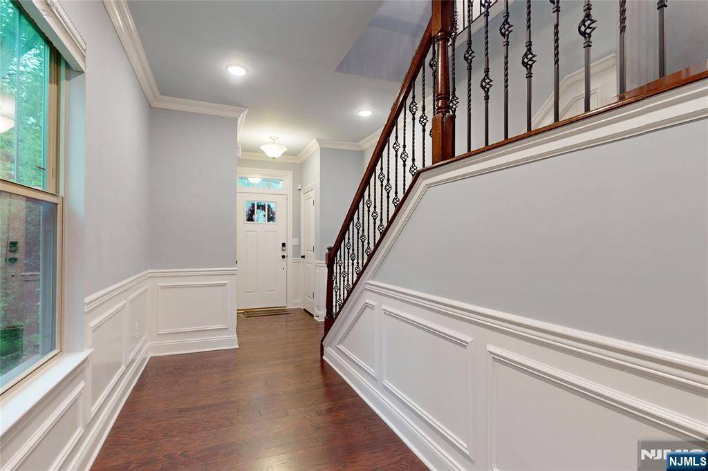 Woodcliff Lake, NJ 07677,16 Marilyn DR