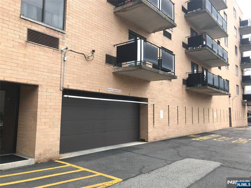 Hackensack, NJ 07601,5 Linden ST #3C