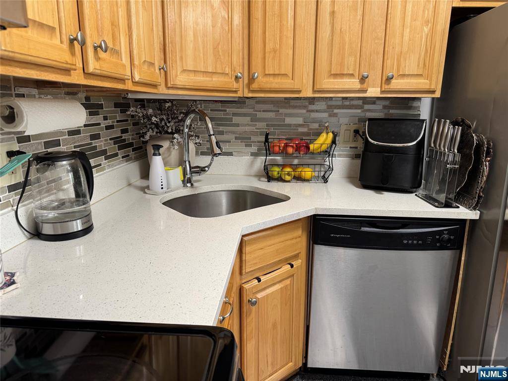 Clifton, NJ 07011,180 Highland AVE #3A