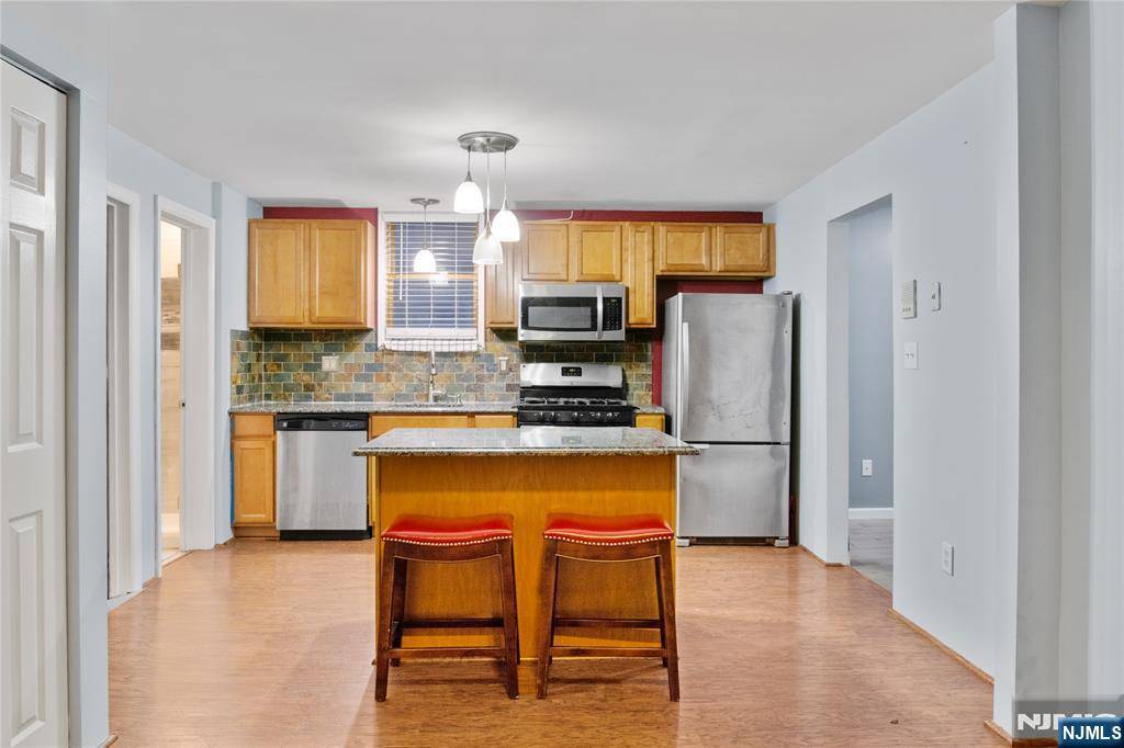 Bayonne, NJ 07002,10 W 15th