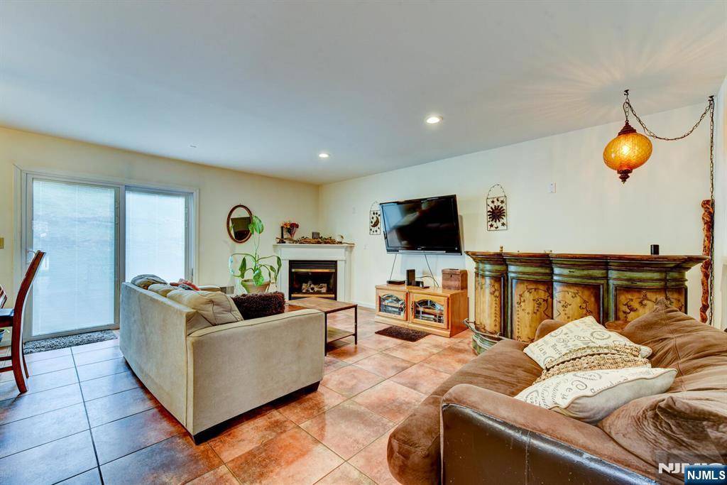 Hamburg, NJ 07419,12 Peachtree LN #12