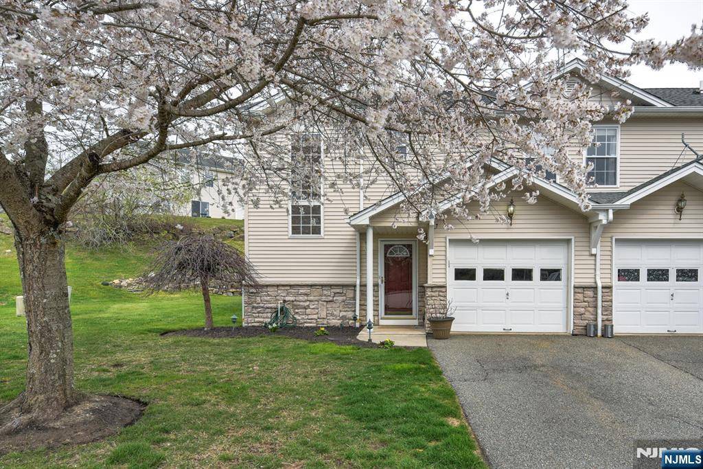 Hamburg, NJ 07419,12 Peachtree LN #12