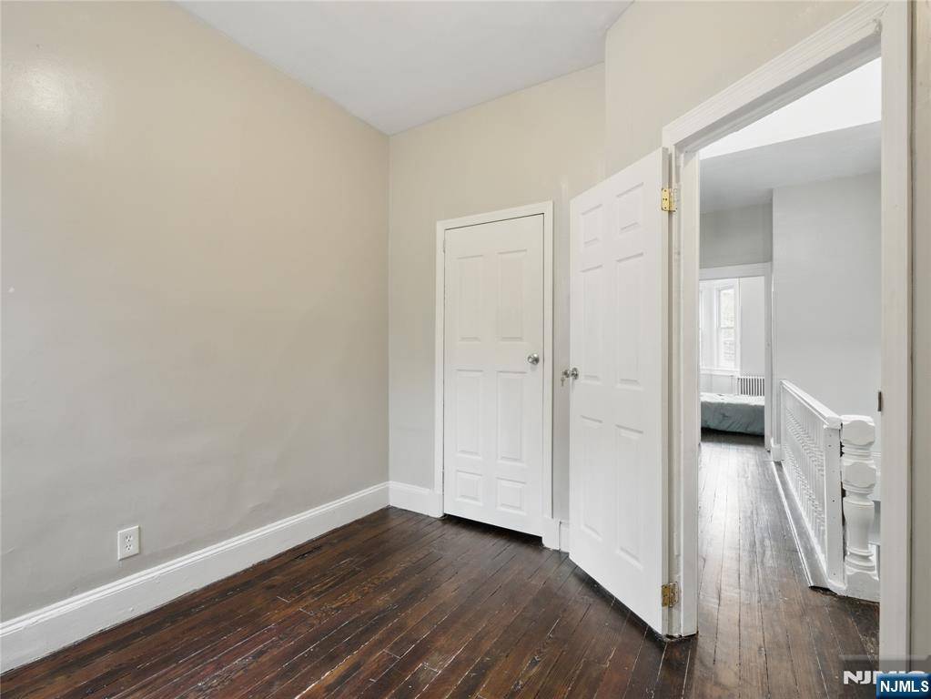 Jersey City, NJ 07305,121 1/2 Kearney AVE #5