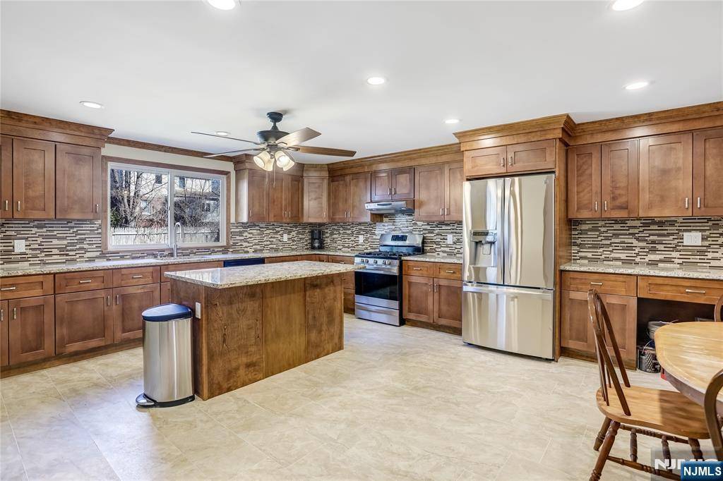 Fair Lawn, NJ 07410,3-21 33rd ST