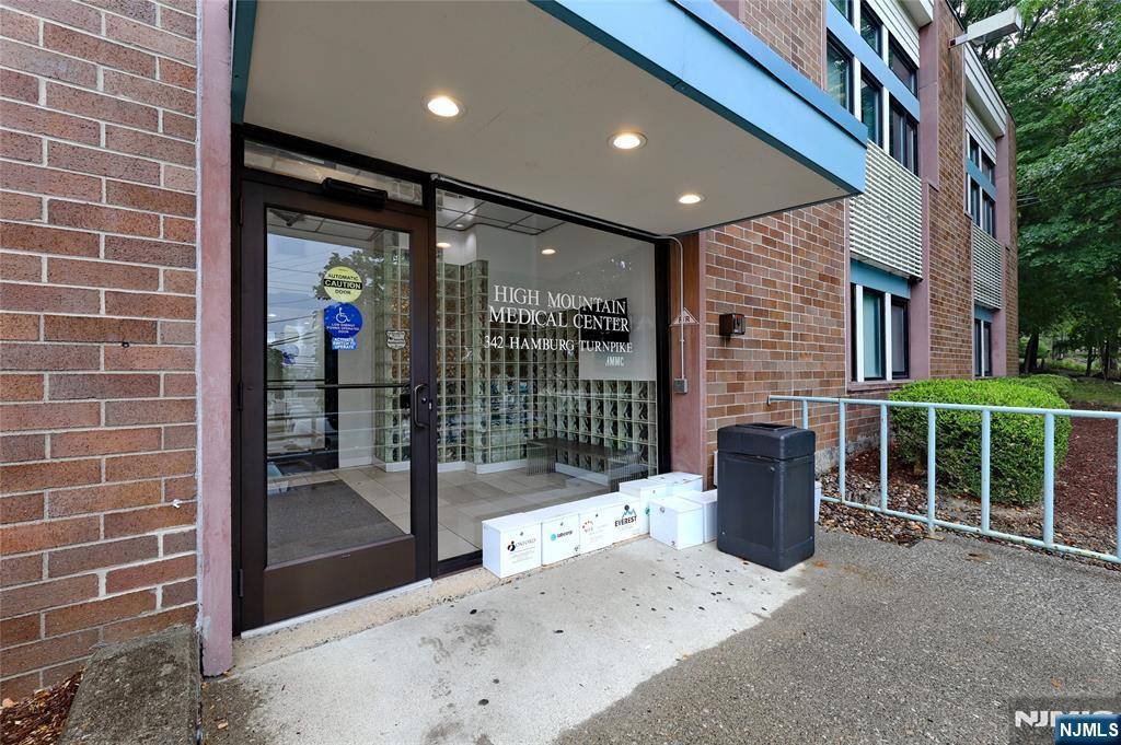 Wayne, NJ 07470,342 Hamburg TPKE #102