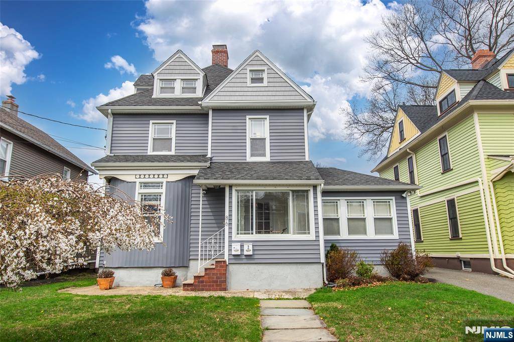 Montclair, NJ 07042,86 Grove ST #2