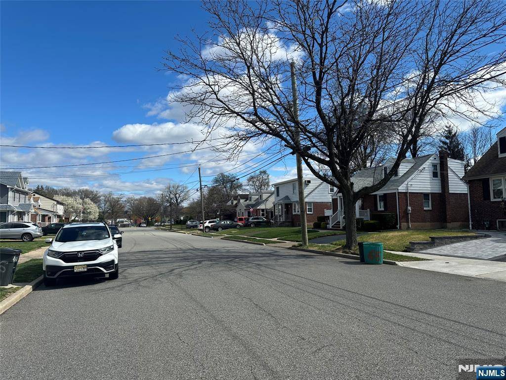 Rochelle Park, NJ 07662,66 Lexington AVE