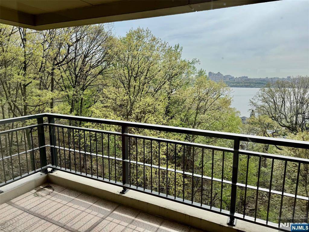Fort Lee, NJ 07024,4 Horizon #G-19
