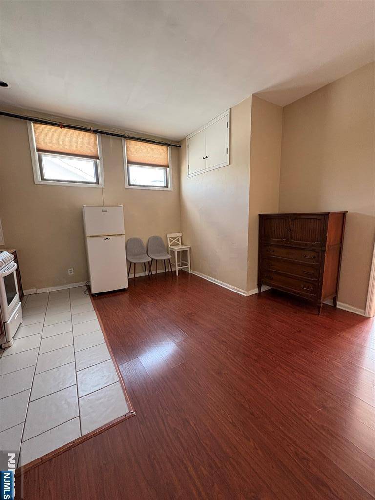 Fairview, NJ 07022,371 Anderson AVE #5