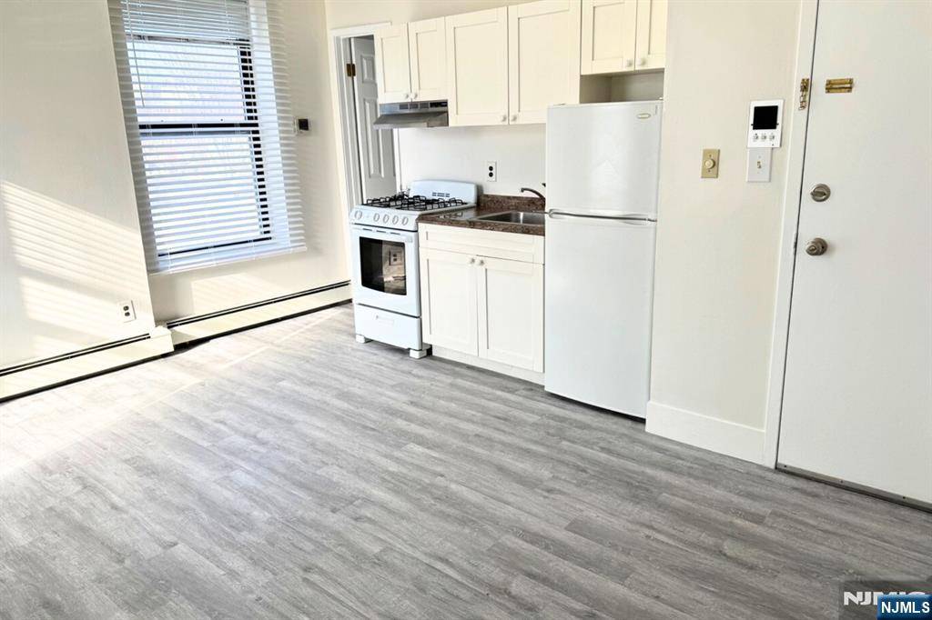 Englewood, NJ 07631,66 W palisade AVE #2